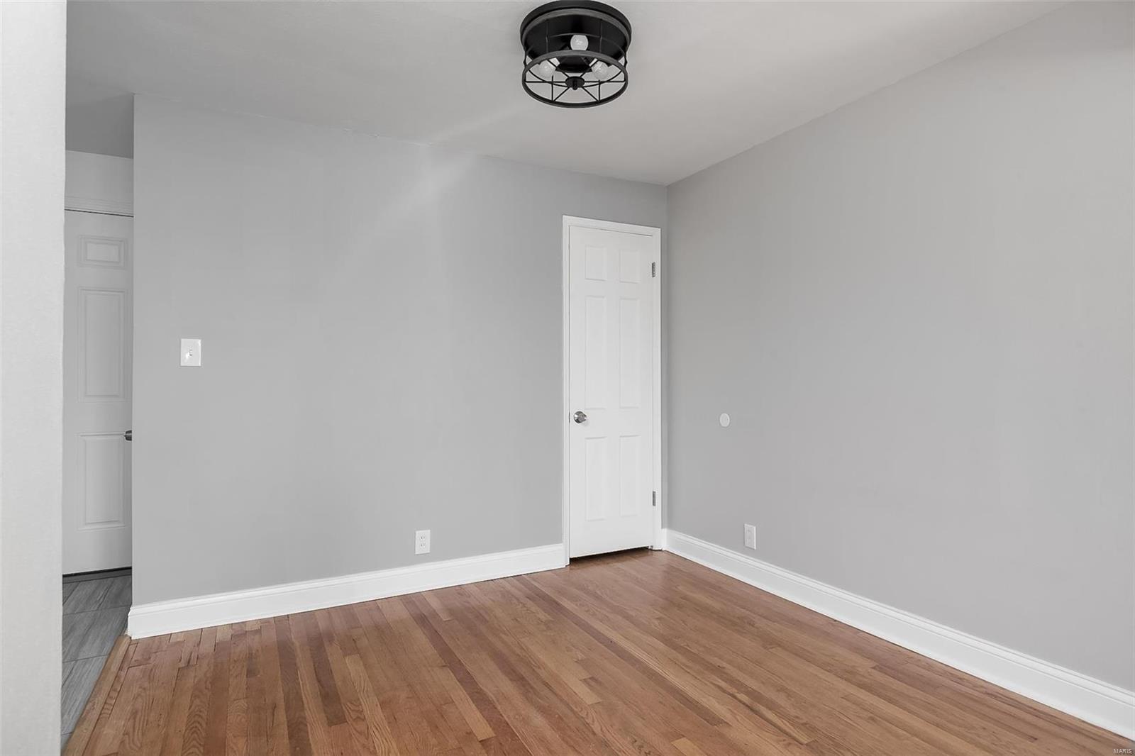 1213 Chambers Road St. Louis, MO 63137 - Photo 8 of 30