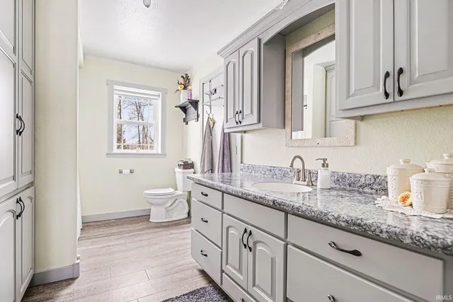 $525,000 | 12225 County Road 4, Middlebury, IN 46540