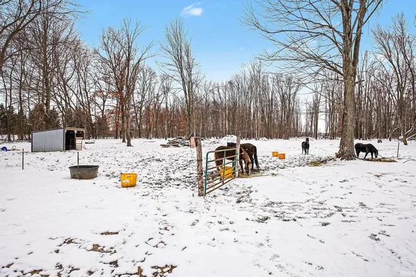 $590,000 | 12225 County Road 4, Middlebury, IN 46540