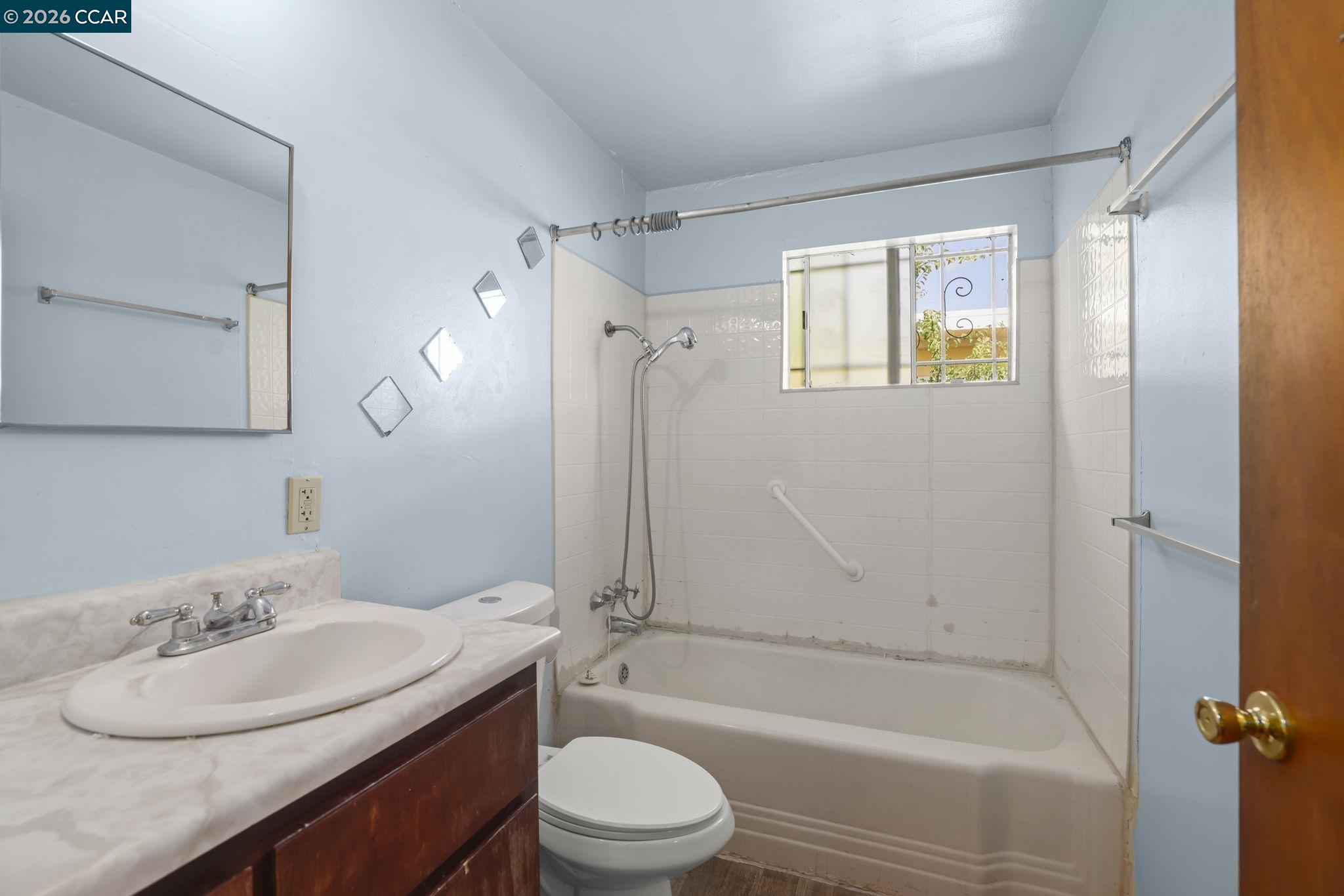 4521 Canyon Road El Sobrante, CA 94803 - Photo 12 of 25