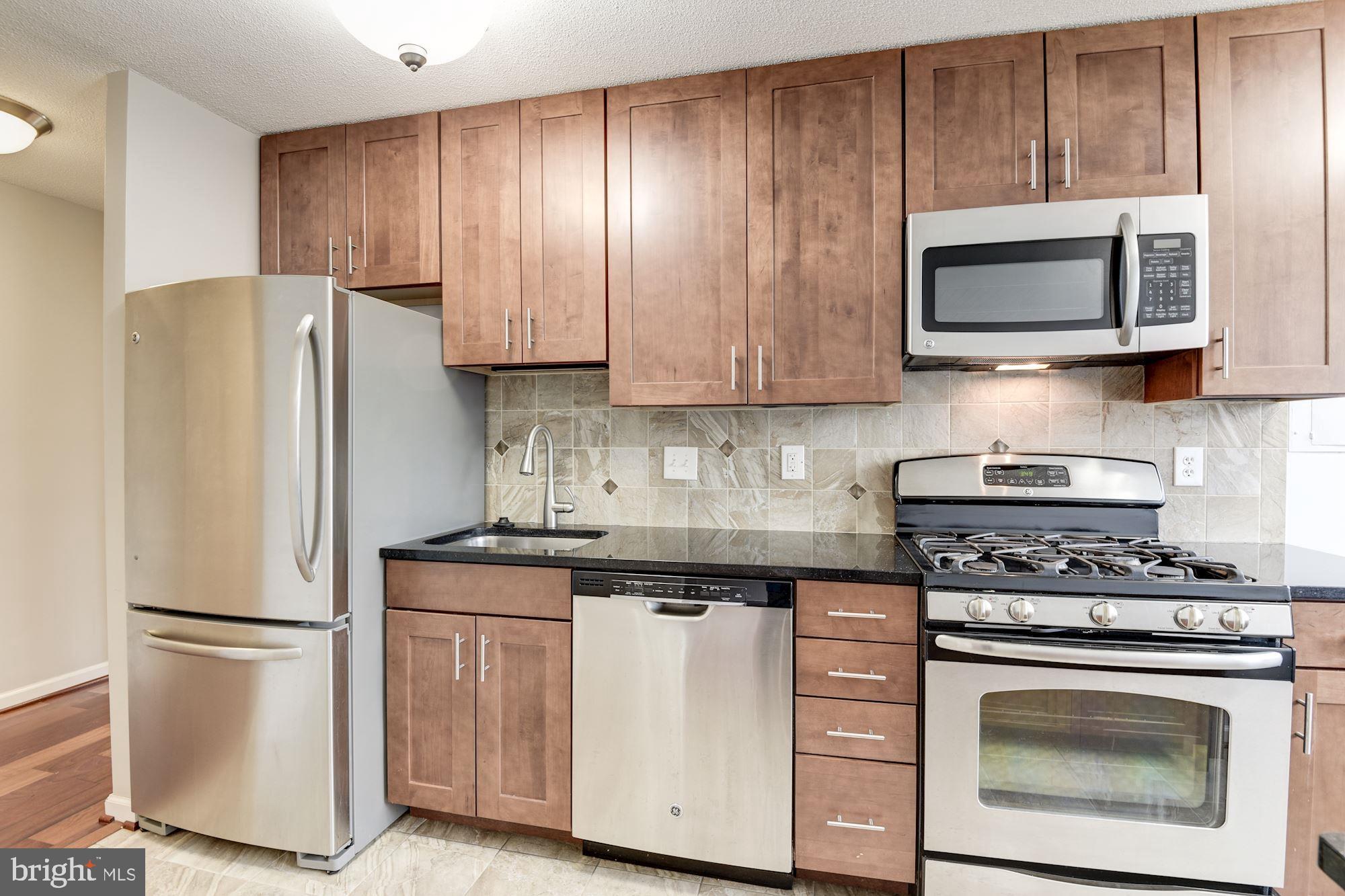 1301 South Arlington Ridge Road, Unit 705 Arlington, VA 22202 - Photo 13 of 33