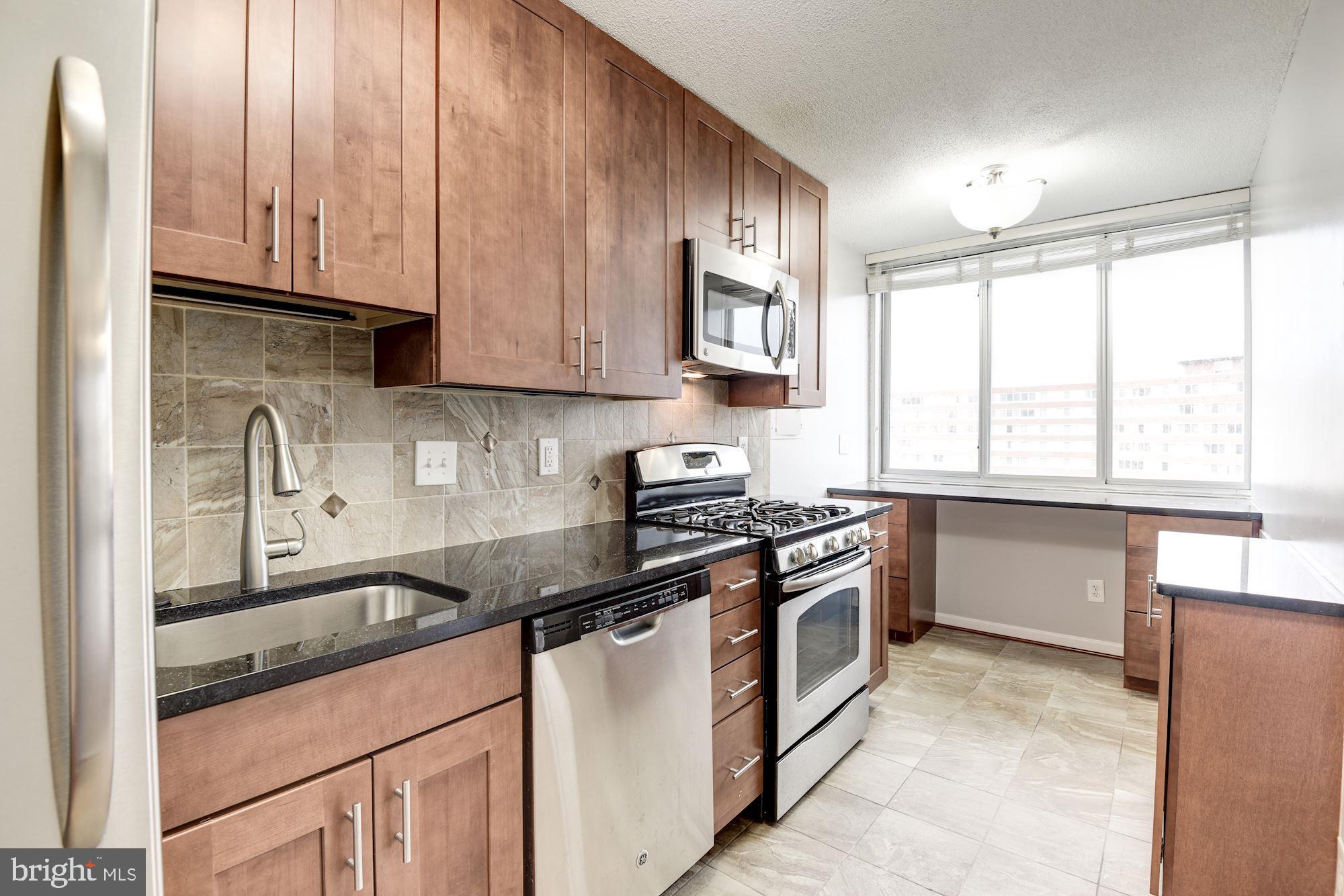 1301 South Arlington Ridge Road, Unit 705 Arlington, VA 22202 - Photo 14 of 33