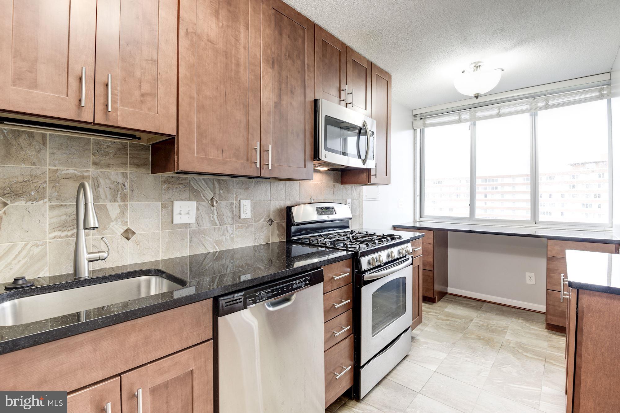 1301 South Arlington Ridge Road, Unit 705 Arlington, VA 22202 - Photo 15 of 33