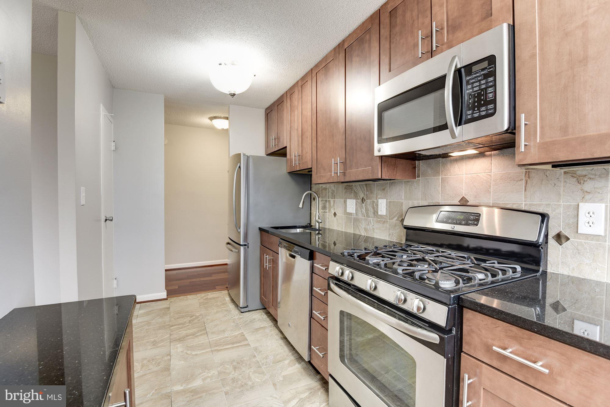1301 South Arlington Ridge Road, Unit 705 Arlington, VA 22202 - Photo 17 of 33