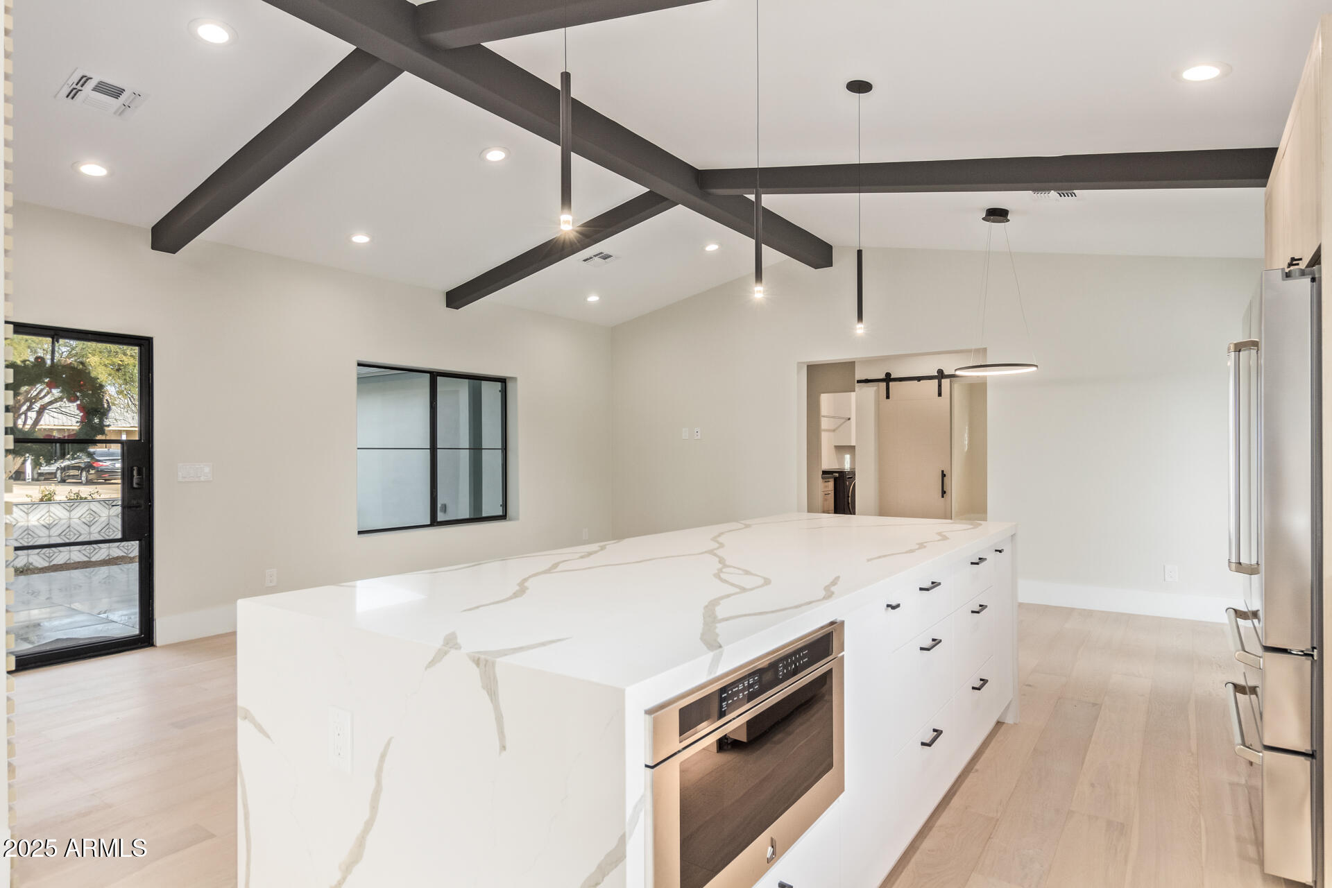 3033 East Roma Avenue Phoenix, AZ 85018 - Photo 13 of 41 12-Roma