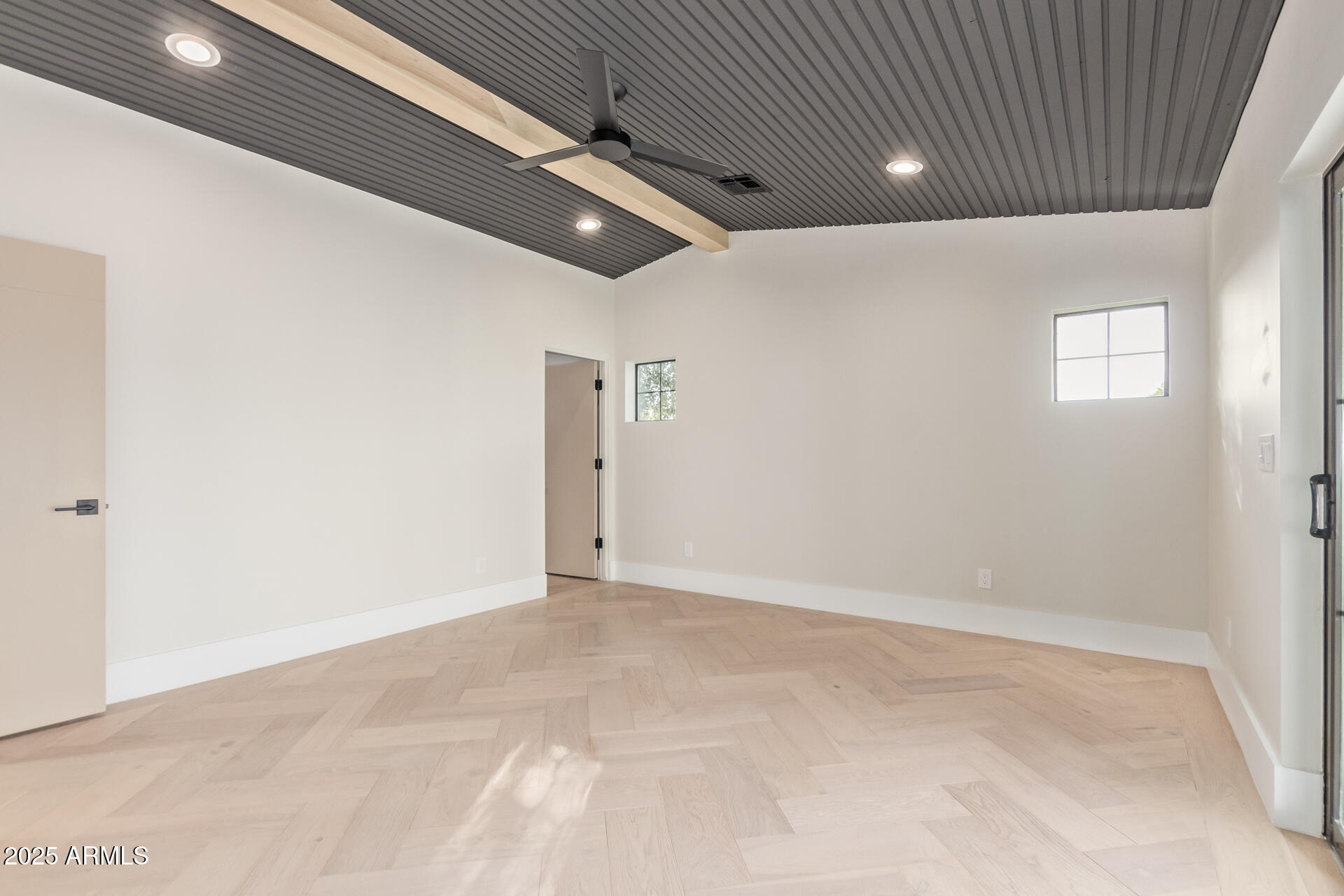 3033 East Roma Avenue Phoenix, AZ 85018 - Photo 14 of 41 13-Roma