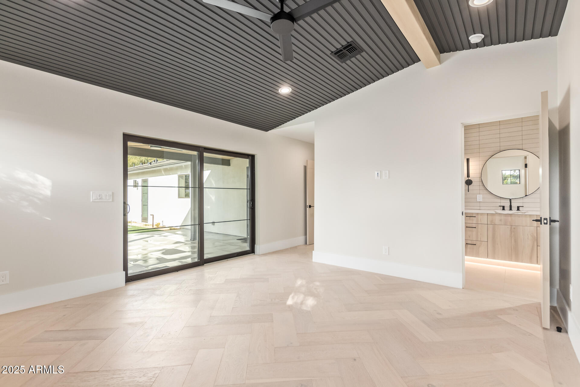 3033 East Roma Avenue Phoenix, AZ 85018 - Photo 16 of 41 15-Roma