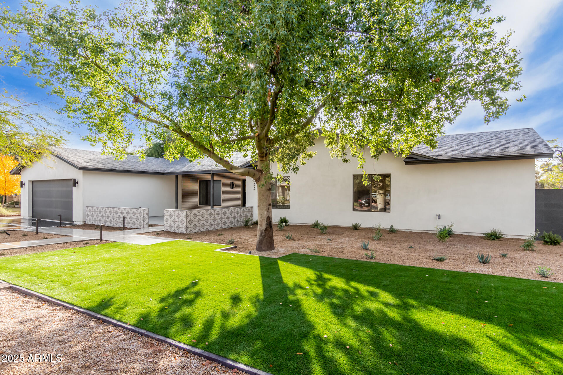 3033 East Roma Avenue Phoenix, AZ 85018 - Photo 3 of 41 03-Roma
