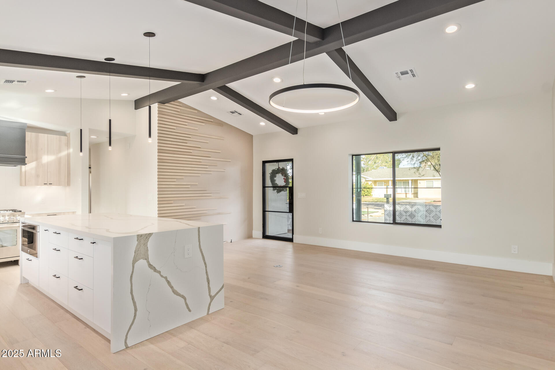 3033 East Roma Avenue Phoenix, AZ 85018 - Photo 9 of 41 08-Roma