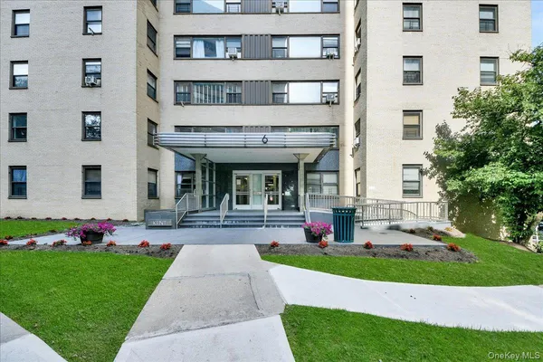 $160,000 | 6 Fordham Hill Ovl, Unit 10A | University Heights