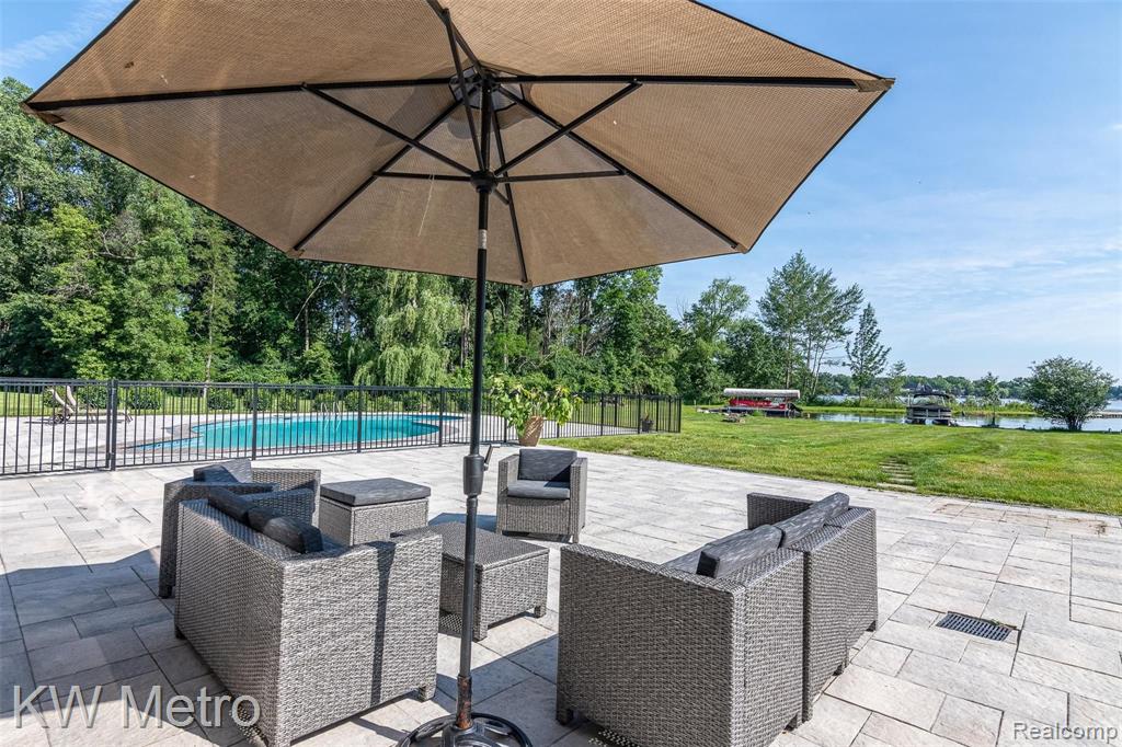2085 Lone Pine Road West Bloomfield, MI 48302 - Photo 6 of 57
