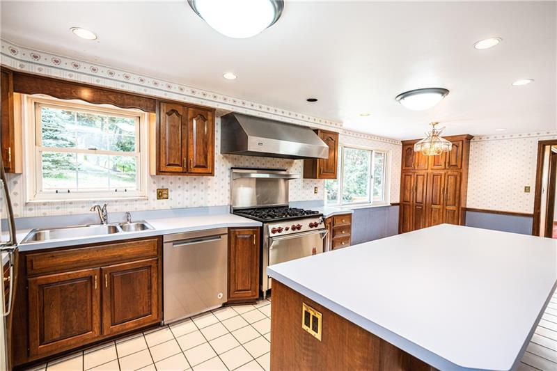 15 Highmeadow Road Pittsburgh, PA 15215 - Photo 6 of 24 Gallery Image 6