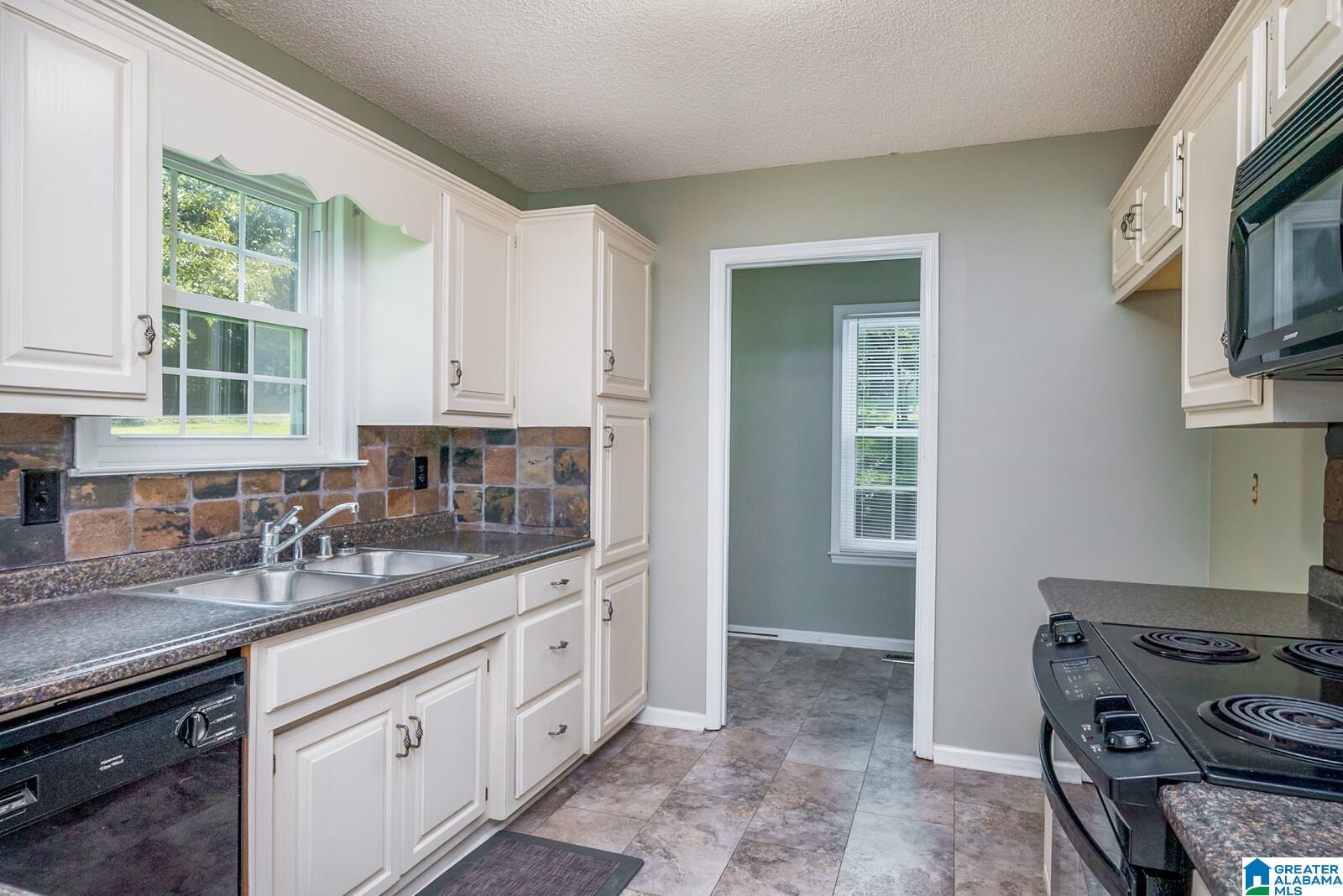 2136 Morton Road Warrior, AL 35180 - Photo 14 of 34