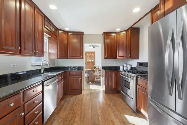 $669,000 | 5400 Fair Elms Avenue, Western Springs, IL 60558