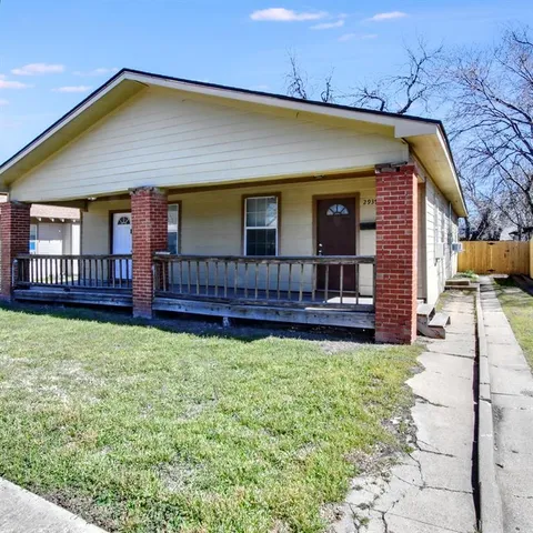 $284,900 | 2937 South Adams Street, Fort Worth, TX 76110