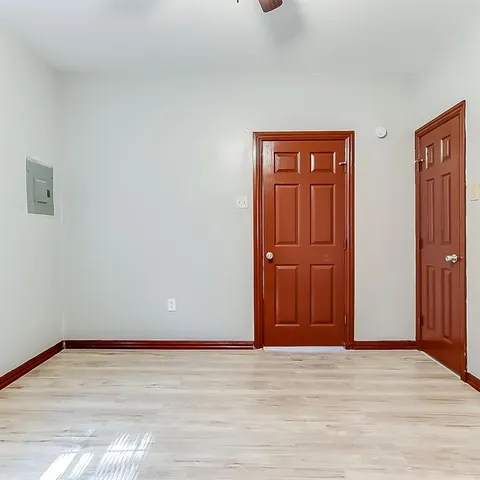 $284,900 | 2937 South Adams Street, Fort Worth, TX 76110
