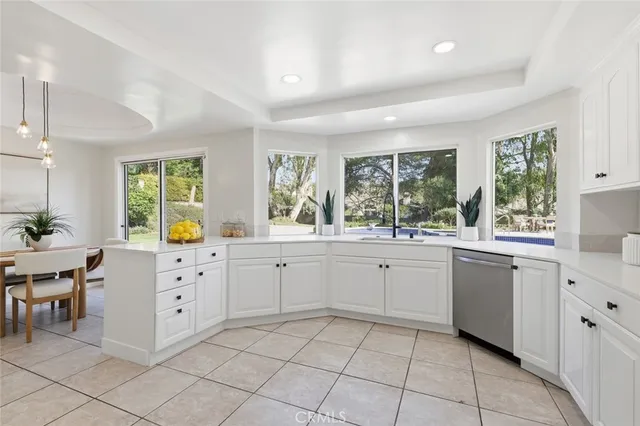 $2,990,000 | 10 Horseshoe Lane, Rolling Hills Estates, CA 90274