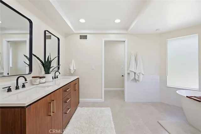 $2,990,000 | 10 Horseshoe Lane, Rolling Hills Estates, CA 90274