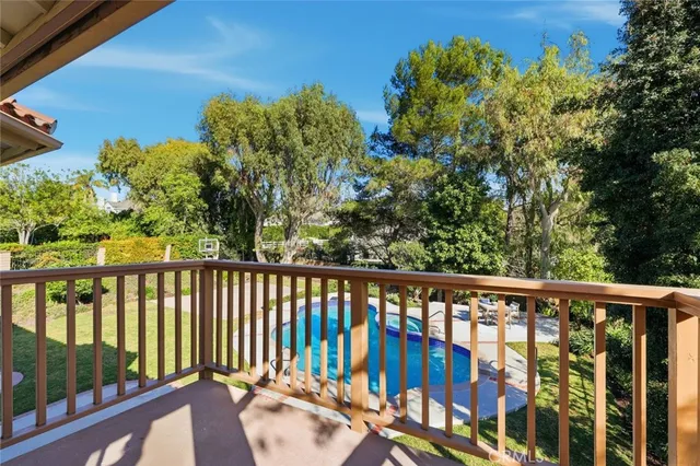 $2,990,000 | 10 Horseshoe Lane, Rolling Hills Estates, CA 90274