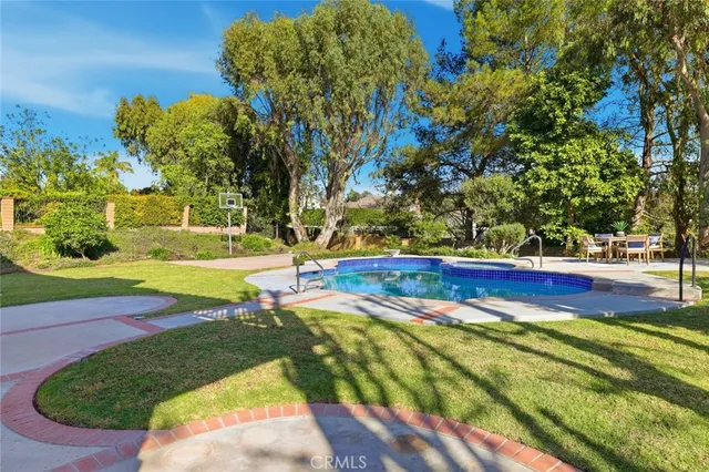 $2,990,000 | 10 Horseshoe Lane, Rolling Hills Estates, CA 90274