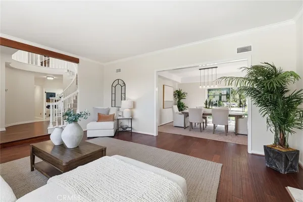 $2,990,000 | 10 Horseshoe Lane, Rolling Hills Estates, CA 90275