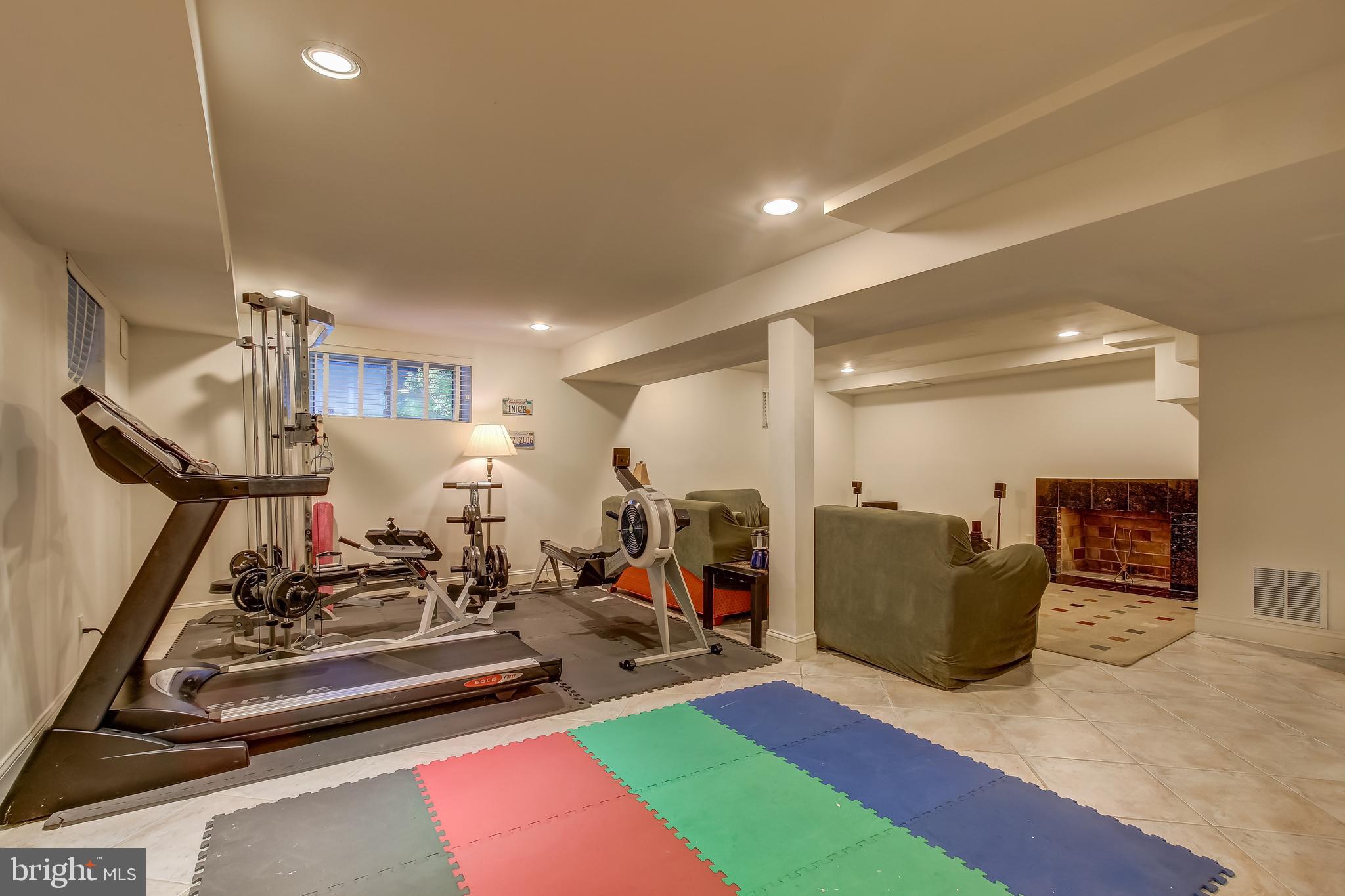5517 Uppingham Street Chevy Chase, MD 20815 - Photo 25 of 36