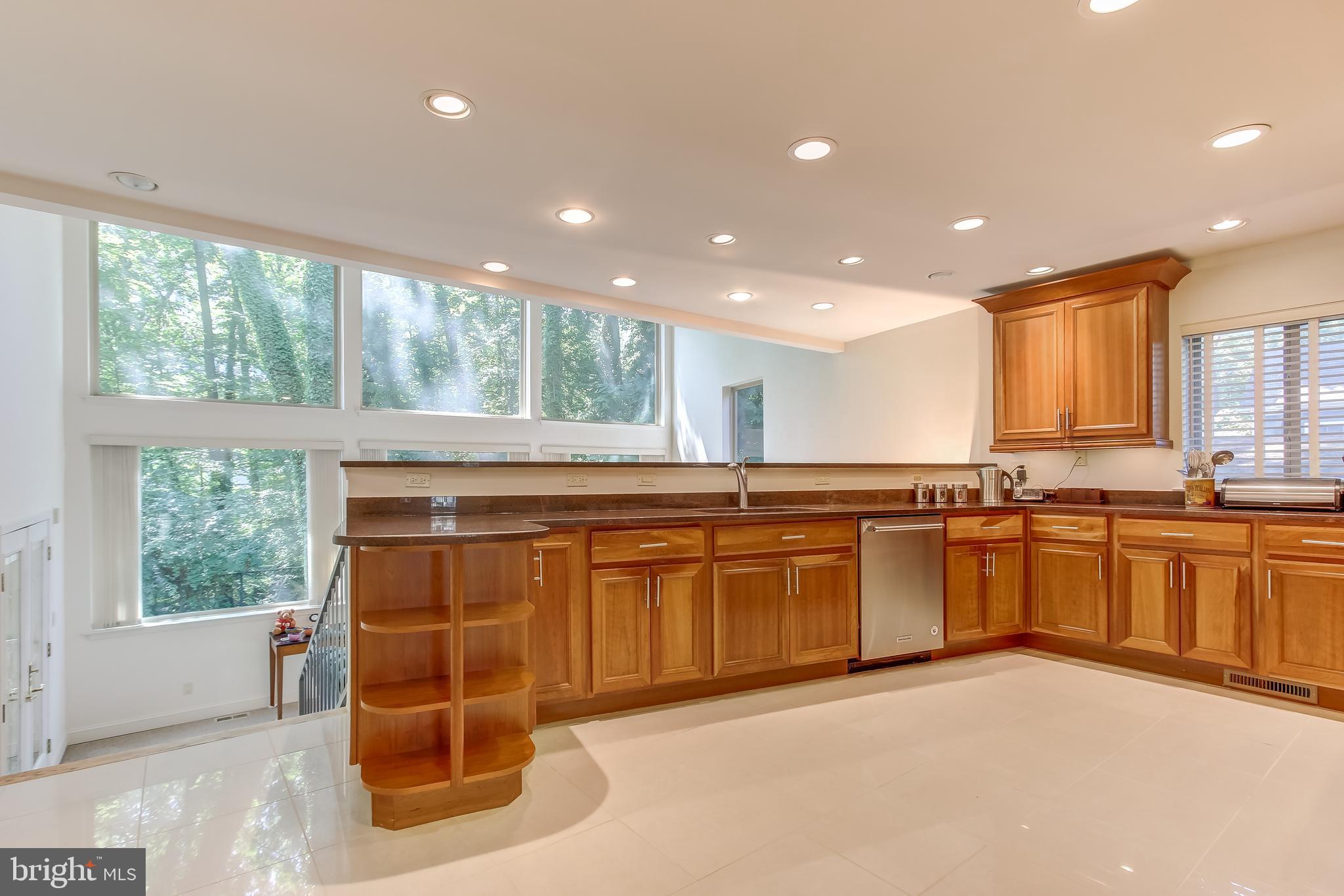 5517 Uppingham Street Chevy Chase, MD 20815 - Photo 8 of 36
