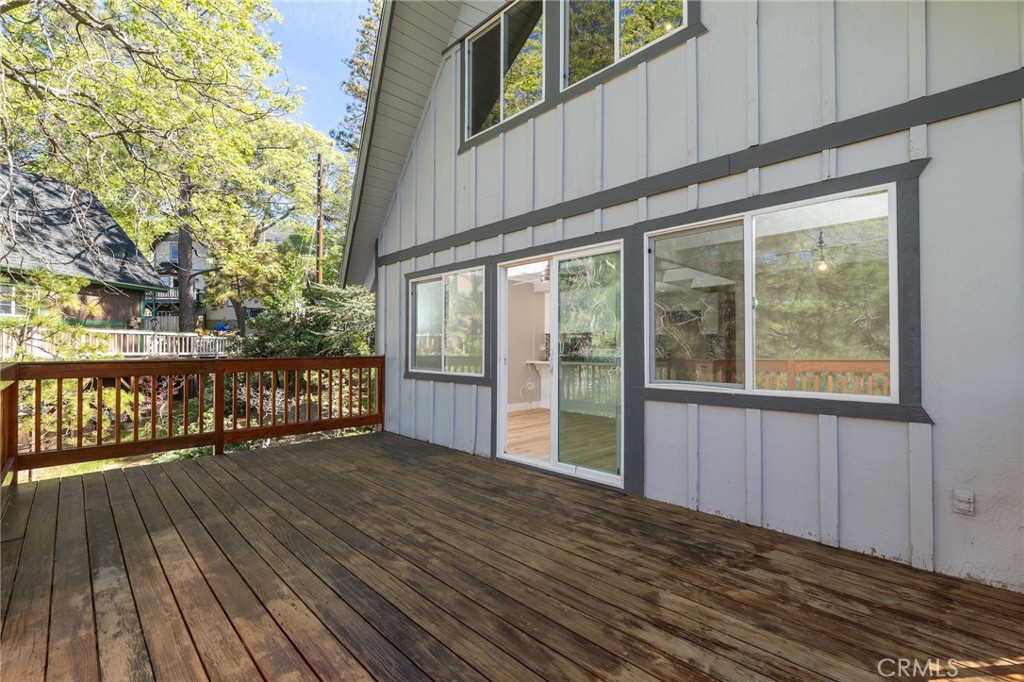 1106 Grass Valley Road Lake Arrowhead, CA 92352 - Photo 32 of 57 a view of an interior of the house