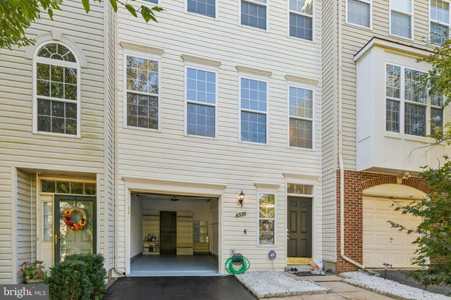 $2,900 | 6330 James Harris Way, Centreville, VA 20121