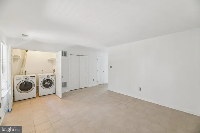 $2,900 | 6330 James Harris Way, Centreville, VA 20121