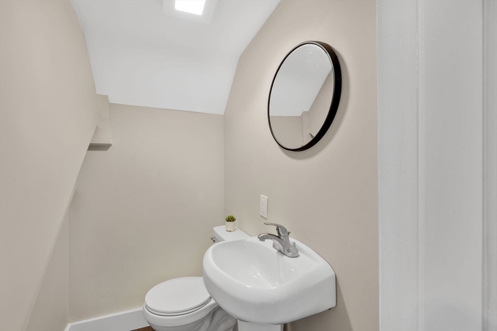 19 Westford Avenue Springfield, MA 01109 - Photo 14 of 26