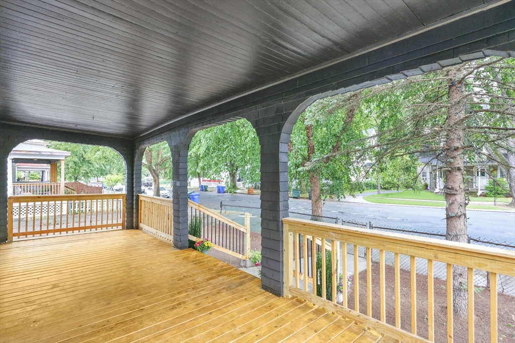 19 Westford Avenue Springfield, MA 01109 - Photo 4 of 26