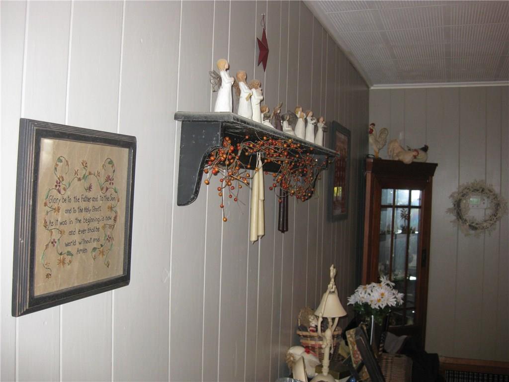 10 North Foster Road Jackson Center, PA 16133 - Photo 13 of 20 Dining room side wall view!