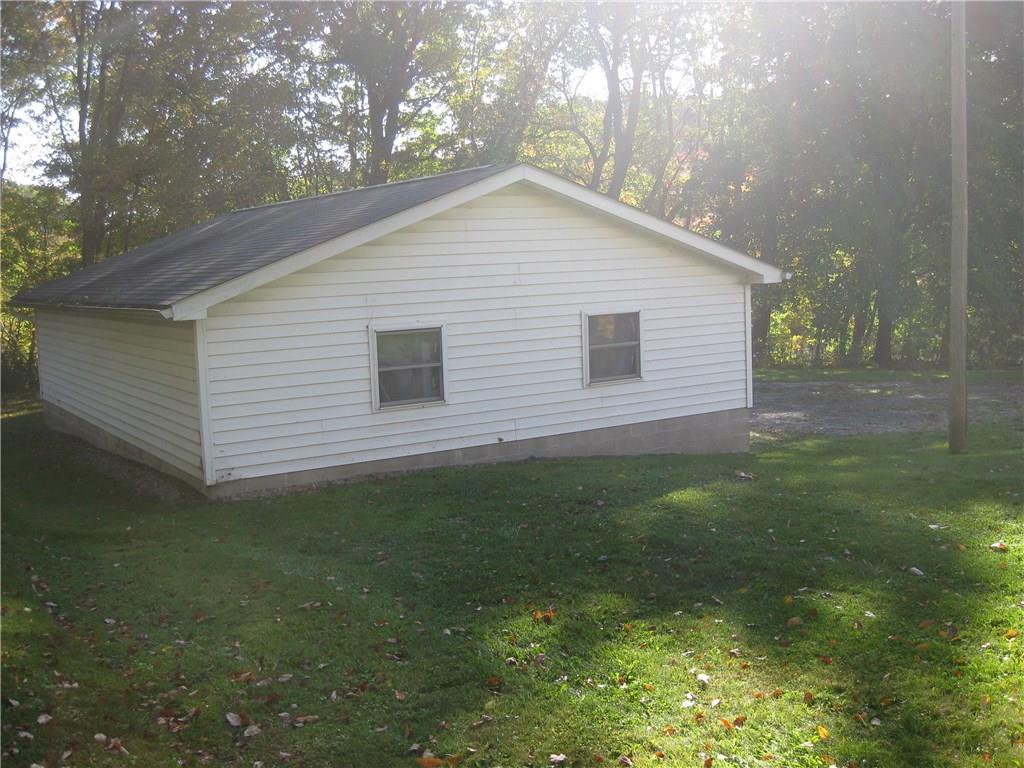 10 North Foster Road Jackson Center, PA 16133 - Photo 3 of 20 Large garage!