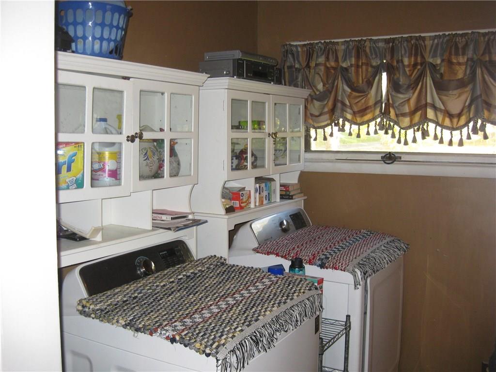10 North Foster Road Jackson Center, PA 16133 - Photo 4 of 20 Main floor laundry!