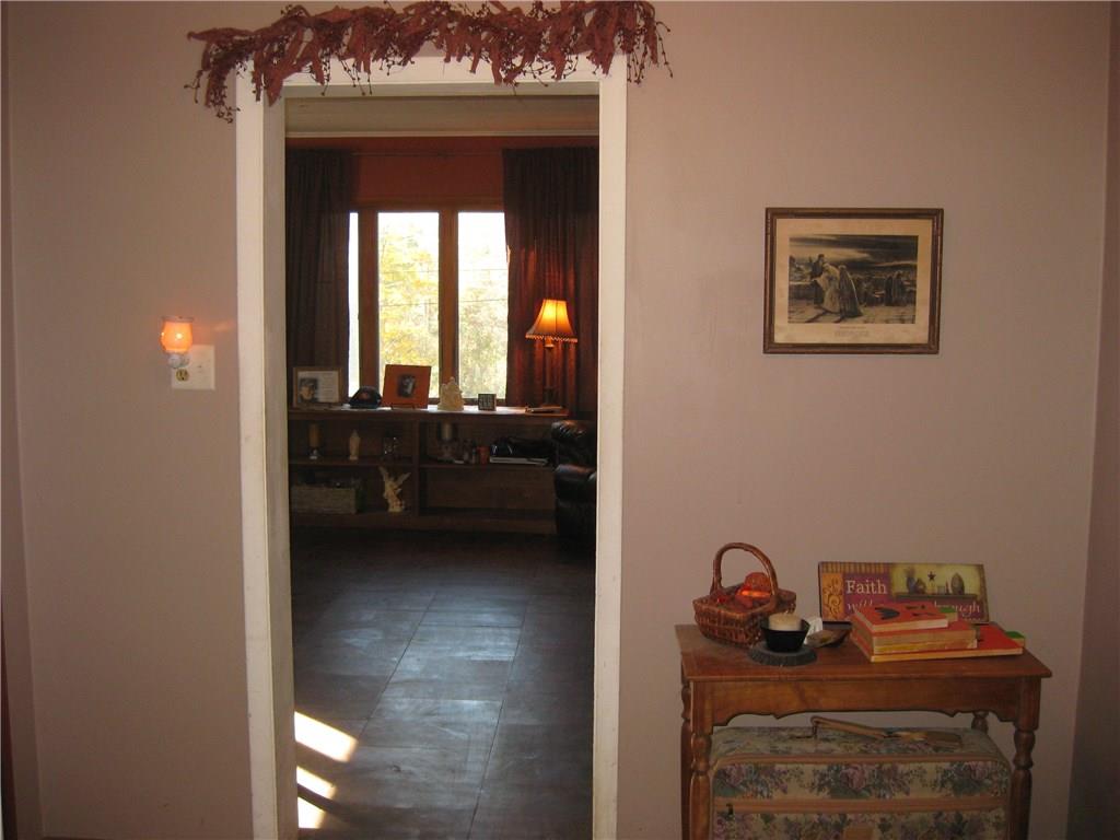 10 North Foster Road Jackson Center, PA 16133 - Photo 5 of 20 Hallway into living room!