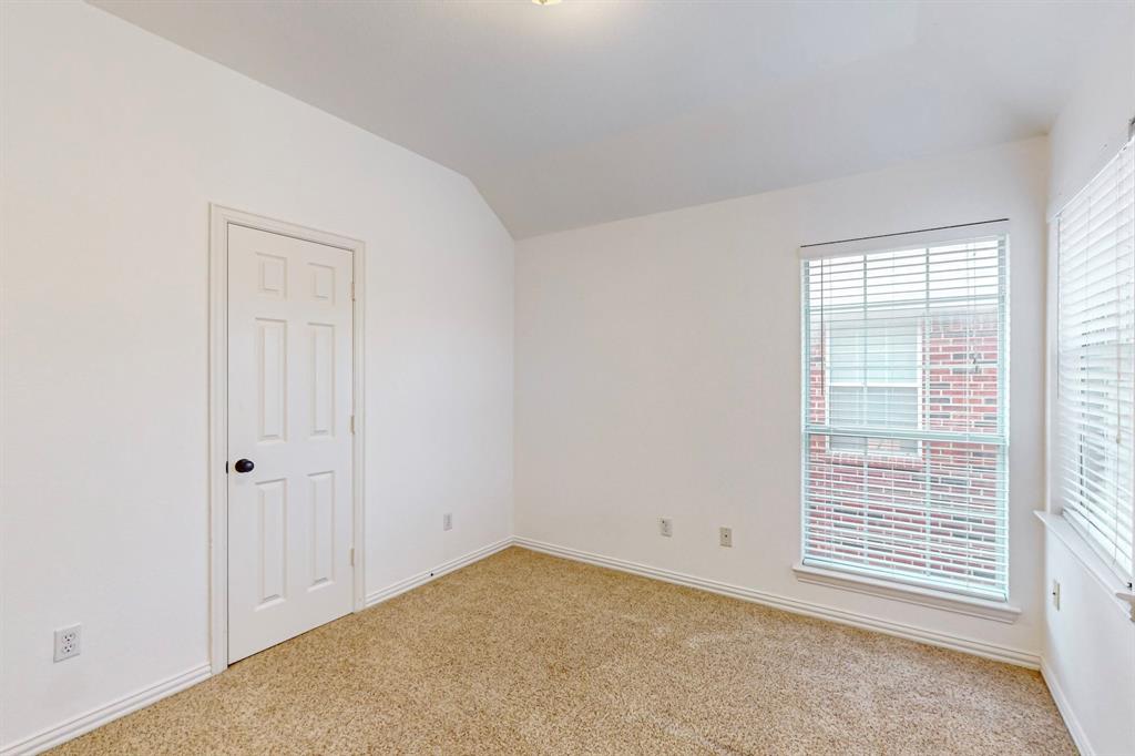 8609 Rugby Road Irving, TX 75063 - Photo 25 of 37