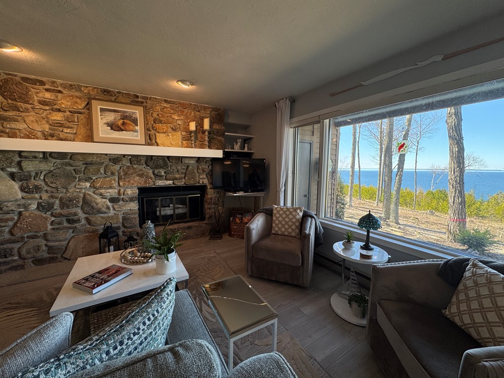 4764 Fox Point Road, Unit 313 Egg Harbor, WI 54209 - Photo 11 of 14 Gallery Image 11