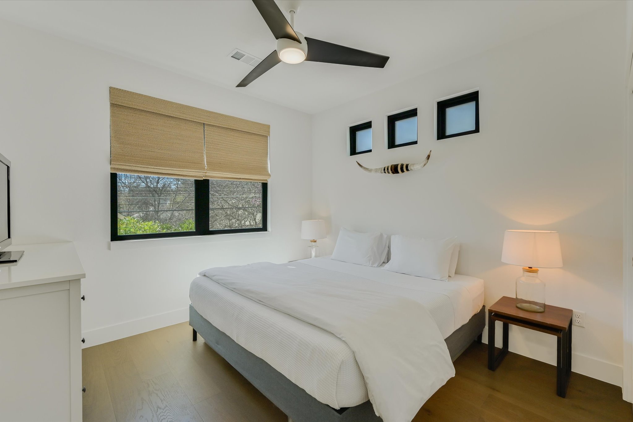 907 Redd Street, Unit 2 Austin, TX 78745 - Photo 11 of 20 Bedroom one in the main home with attached bath!