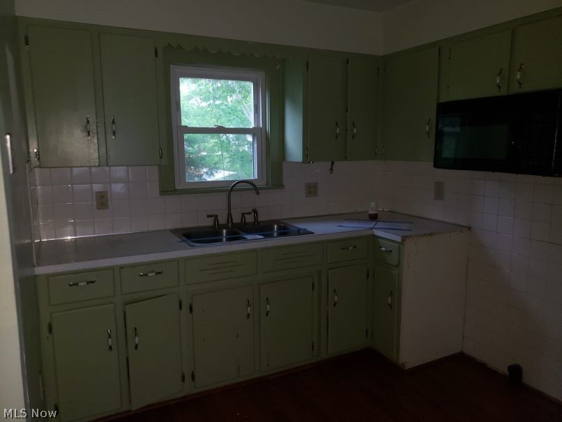 2884 Sanitarium Road Akron, OH 44312 - Photo 6 of 21