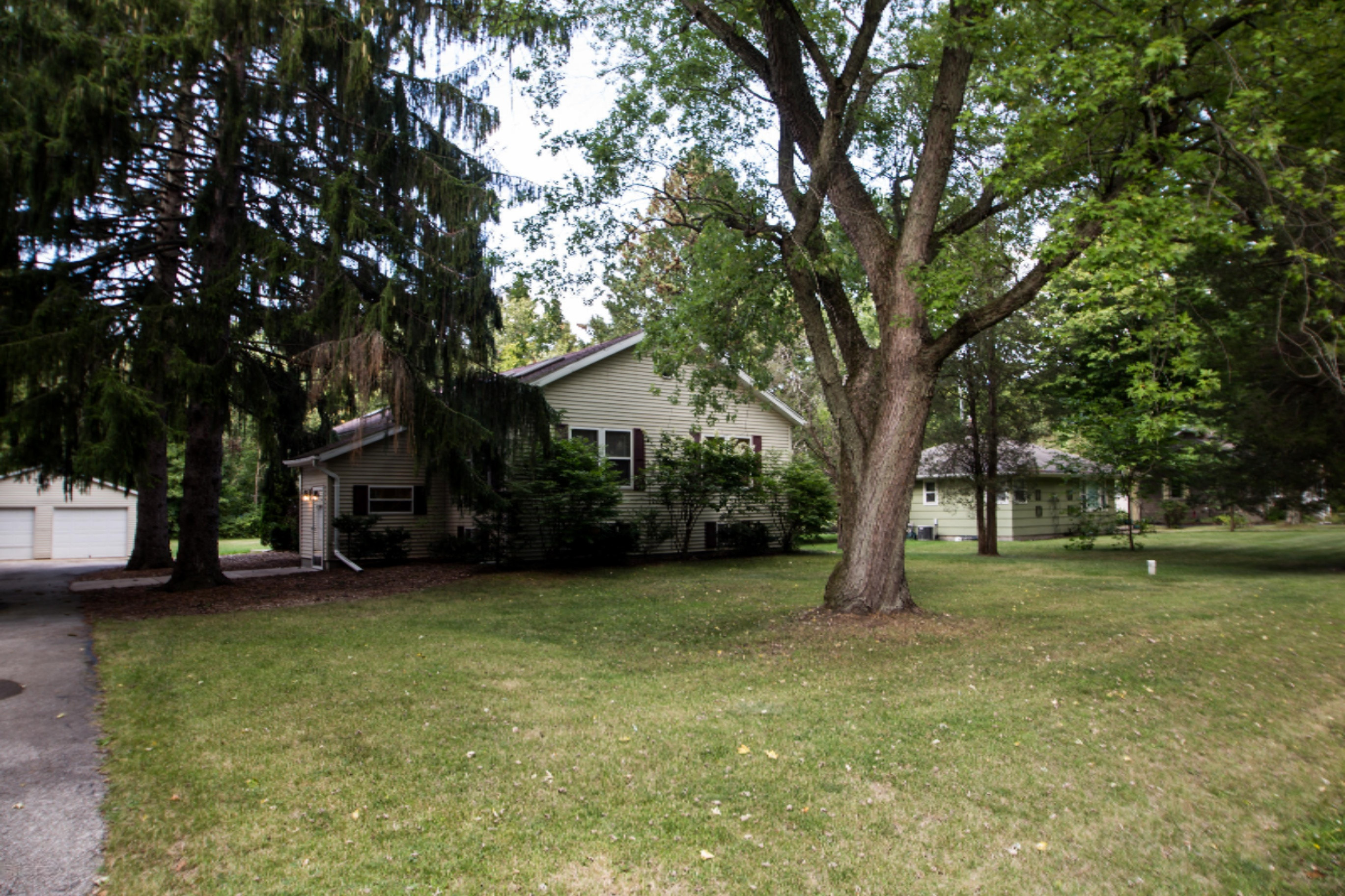 8873 Elm Valley Road Three Oaks, MI 49128 - Photo 3 of 22 Riley.17