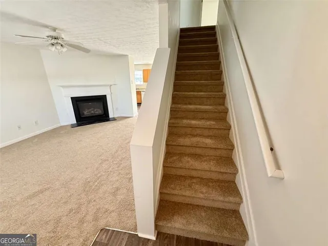 a view of entryway and hall