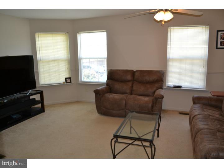 377 Daniel Road Smyrna, DE 19977 - Photo 5 of 18 Living Room