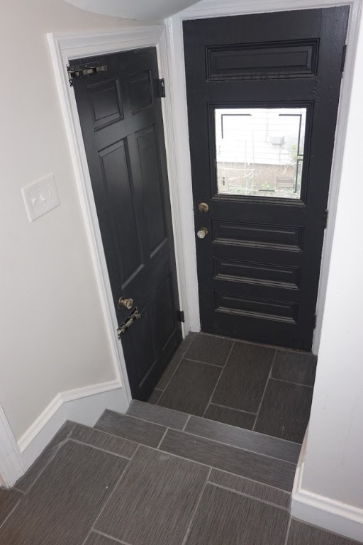 133 Colonial Road Providence, RI 02906 - Photo 5 of 29