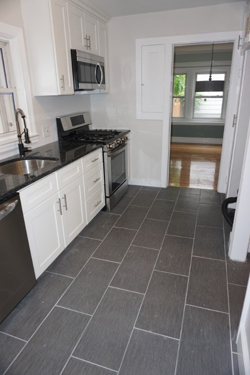 133 Colonial Road Providence, RI 02906 - Photo 8 of 29
