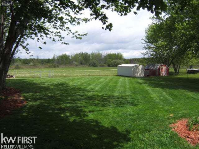9370 Reid Road Swartz Creek, MI 48473 - Photo 7 of 25 21134303-6.JPG