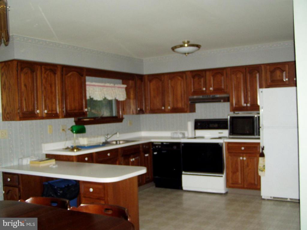 808 Smokestown Road Denver, PA 17517 - Photo 4 of 9 Gallery Image 4