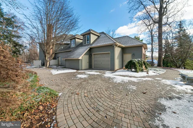 $849,000 | 845 Mallard Drive, Whitehall, PA 18052