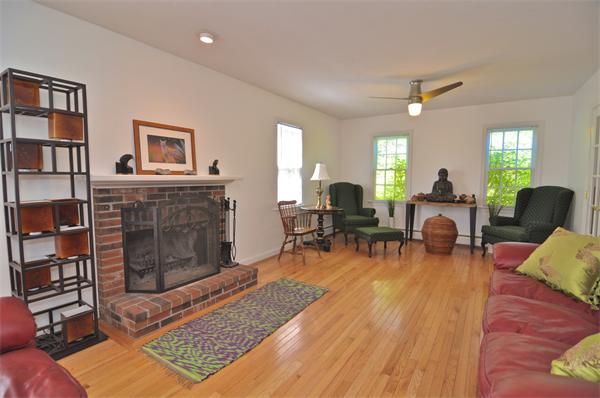 5 Castle Road Norfolk, MA 02056 - Photo 9 of 19 Gallery Image 9