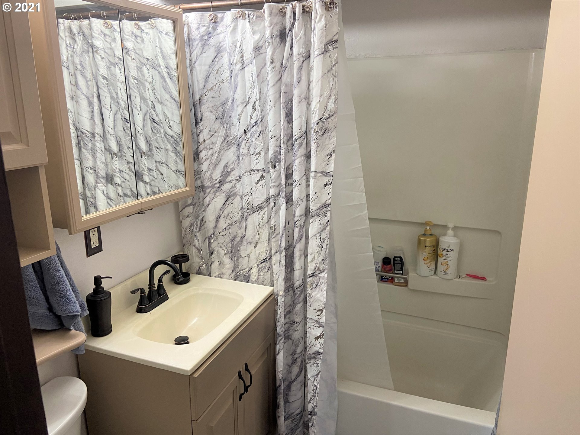 3988 South E Street Springfield, OR 97478 - Photo 13 of 23